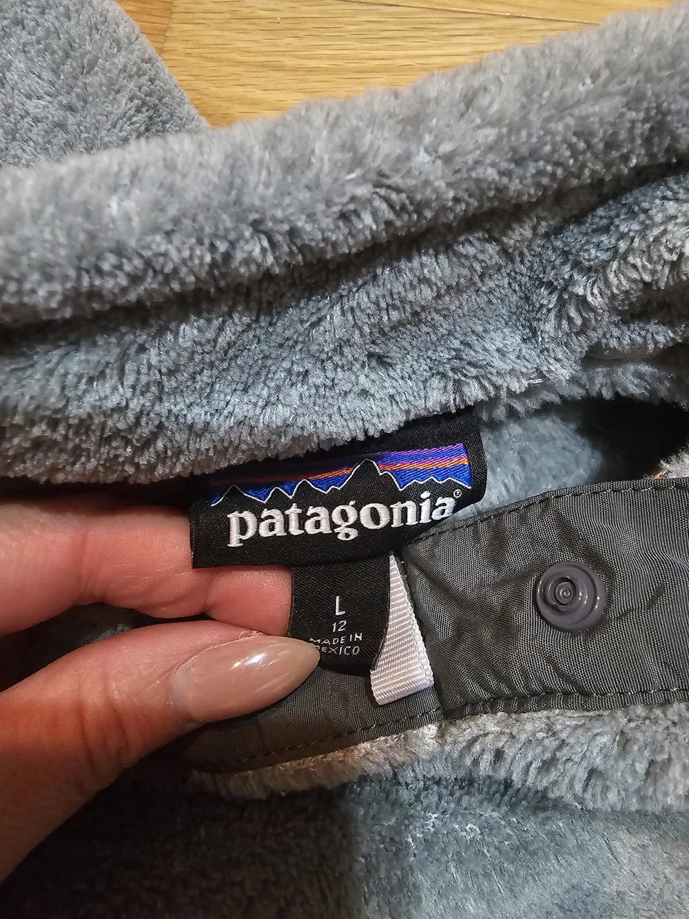 Patagonia Light Gray Fleece Cowl Neck Childrens L-12